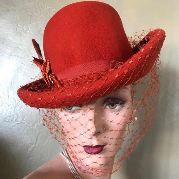 GLAMOROUS VINTAGE ORANGE FELT FEDORA WITH MATCHING FEATHER & INTACT VEIL - Picture 10 of 13